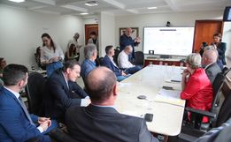 Bancada do Oeste exige respostas da Celesc sobre créditos de energia e rede trifásica
