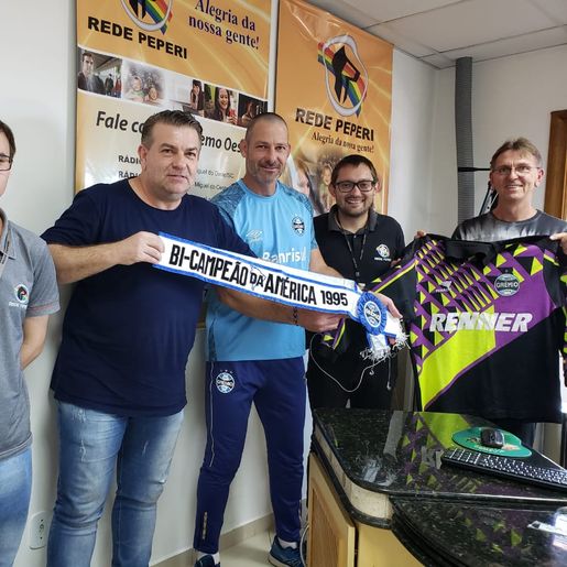 Goleiro do bi da Libertadores do Grêmio participa do Show de Bola da Rádio Oeste