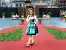 Tainá Dill é a rainha da 42ª Oktoberfest