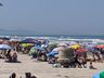 FOTOS: Multidão 'invade' praias no litoral de SP mesmo com restrições