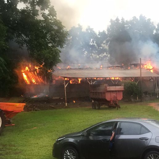 Incêndio consome galpão no interior de Itapiranga