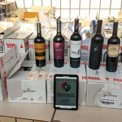 Polícia apreende mais de 230 garrafas de vinho da Argentina sem o desembaraço aduaneiro
