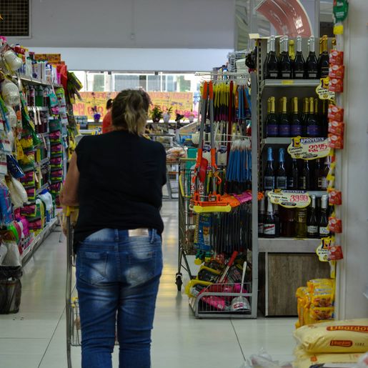 Bolsonaro volta a pedir que mercados segurem preço dos alimentos