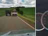 Vídeo mostra pulverizador agrícola realizando ultrapassagem a 110 km/h