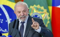 Trump pede para deixarem Bolsonaro em paz; Lula diz não aceitar interferência