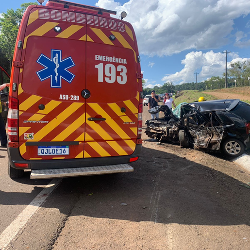 Colisão frontal causa morte na BR-282 entre SMO e Paraíso 