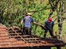 Mutirão ajuda famílias atingidas por chuva de granizo em Bandeirante