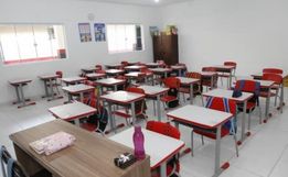 Moisés sanciona volta às aulas mas mantém controle sobre eventuais fechamentos