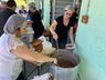 Feijoada da APAE de São Miguel do Oeste vende mais de 400 marmitas 