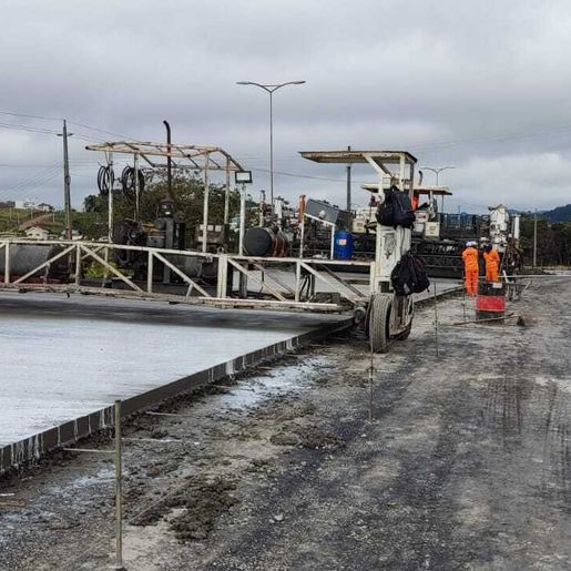 Iniciada concretagem da BR-163 na Linha São Domingos, em São José do Cedro