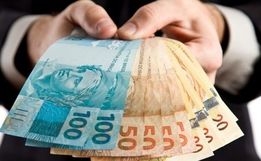 Um terço da classe A e B pediu auxílio emergencial  