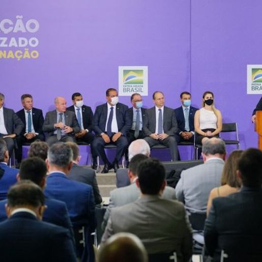 Governador de SC lança Plano Estadual de Vacinação contra Covid-19