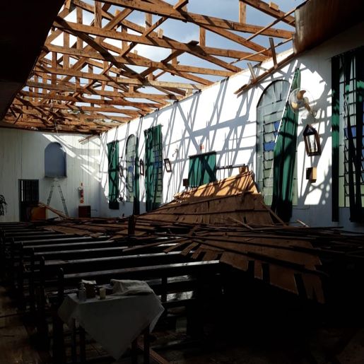 Comunidade promove pedágio solidário em prol da igreja