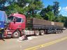 Colisão entre duas carretas deixa trânsito interditado na SC 161, em Romelândia