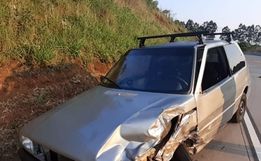 Colisão entre dois carros e um caminhão é registrada na BR-163 