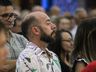 Fiéis lotam Igreja Matriz em celebração de véspera de Natal