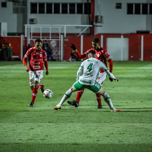 Chape empata com Vila Nova em Goiânia e sobe na tabela da Série B 