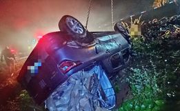 Condutor perde controle de veículo e capota no interior de Itapiranga