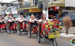 Desfile marca a 42ª Oktoberfest em Itapiranga