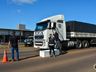 VÍDEO: Concessionária e PRF entregam lanches a caminhoneiros na BR-282