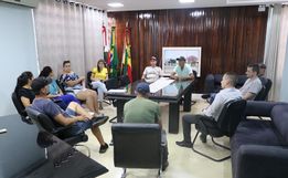 Reunião debate andamento das obras no loteamento Santa Rita 3 e 4 em Cedro
