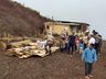 FOTOS: PMRv entrega donativos à família flagrada com onze pessoas em veículo na SC-283