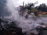 Residência é completamente destruída por incêndio no interior de Mondaí