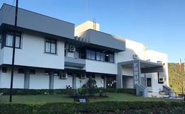 Médico cobrava até R$ 1,2 mil para fraudar fila do SUS e antecipar cirurgias na rede pública de SC