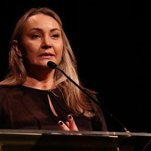 Em nota oficial, Daniela fala em união e faz aceno aos poderes