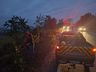 Caminhão dos bombeiros sai da pista a caminho de incêndio no interior de Mondaí