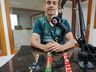Iporãoestino campeão dos Jogos Universitários Brasileiros visita Rádio Oeste
