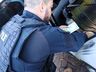 PRF flagra casal com 52 iPhones escondidos em carro na BR-282