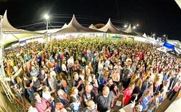 Mais de 8 mil pessoas passaram pela Faismo no 1º dia de Feira