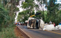 Motociclista sofre ferimentos graves em acidente com quatro veículos na SC 283