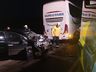 Carro e ônibus batem de frente na SC-157