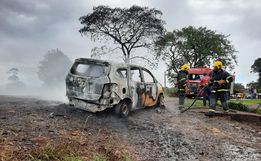 Incêndio atinge dois veículos na SC 163 em Itapiranga