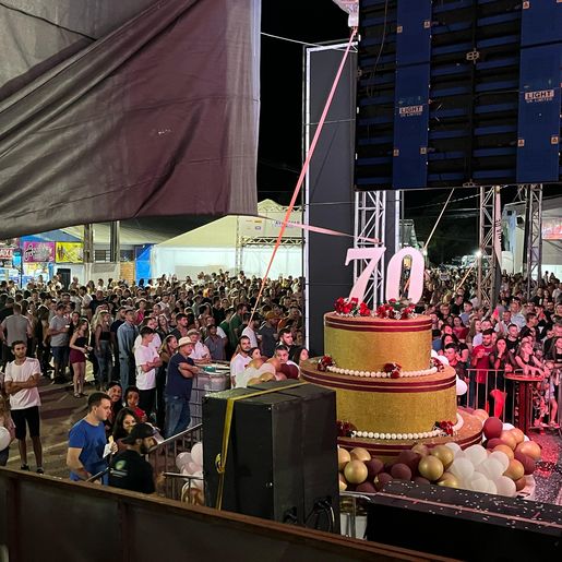 Terceiro dia da Faismo registra grande público no parque de exposições