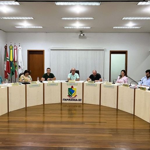 Vereadores de Itapiranga aprovam projeto de lei de cuidadores de crianças 