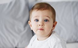Mulher se revolta ao saber que a sogra furou as orelhas de sua bebê