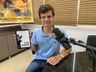 Jovem lança livro sobre oratória após superar medo de falar em público