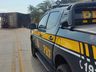 Motorista perde controle e tomba carreta na BR 163 em Guarujá do Sul