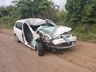 VÍDEO: colisão entre caminhão e carro deixa condutor de 18 anos ferido na BR 163