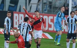 Grêmio perde para o Atlético GO e segue afundado na lanterna do Brasileirão