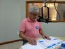 Candidato a prefeito de São José do Cedro responde pergunta de entidades em entrevista