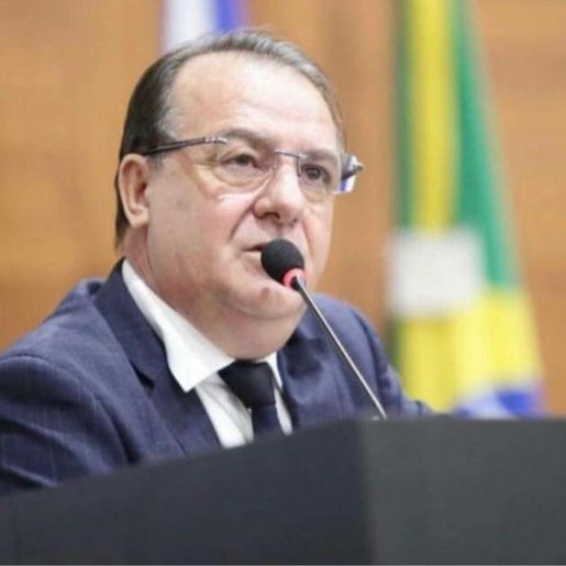 Deputado autor de projeto contra vacinação obrigatória morre de Covid