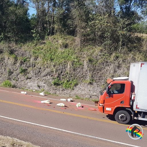 Acidente na SC 163 deixa trânsito lento 