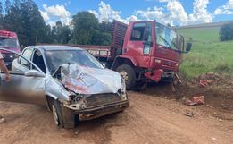 Colisão entre carro e caminhão deixa dois feridos no interior de Princesa