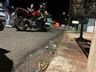 Após causar colisão entre duas motos, motociclista foge do local