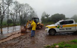 Estradas, pontes e acessos são danificados em função das fortes chuvas em Iporã do Oeste