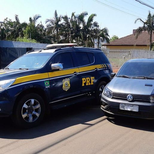 PRF recupera carro furtado que circulava clonado na BR 163 em Dionísio Cerqueira 